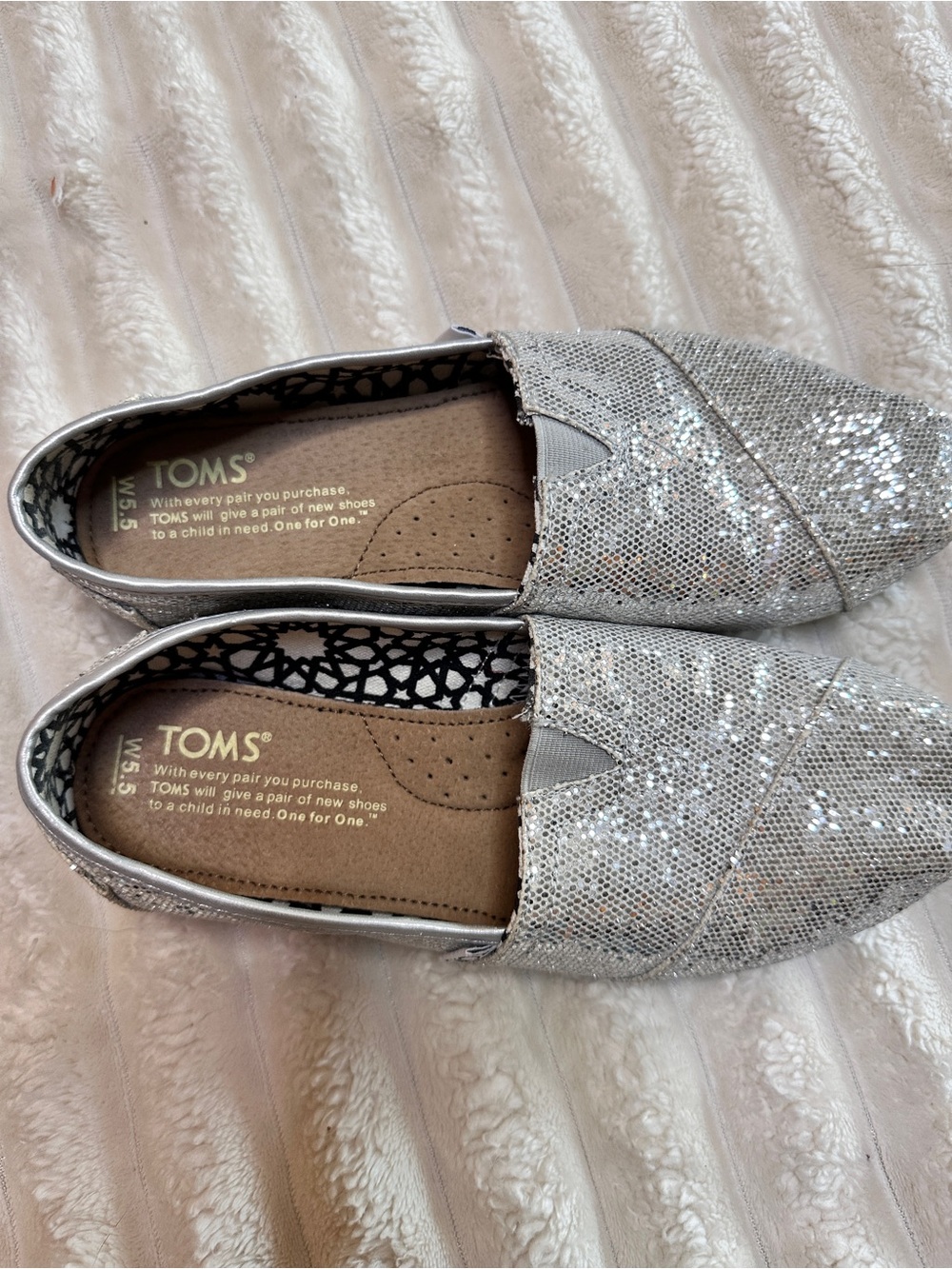 Sparkle Toms size 5.5